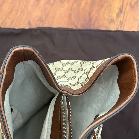 Gucci Medium GG Bella Canvas Tote with Tassel Charm - Picture 12 of 13